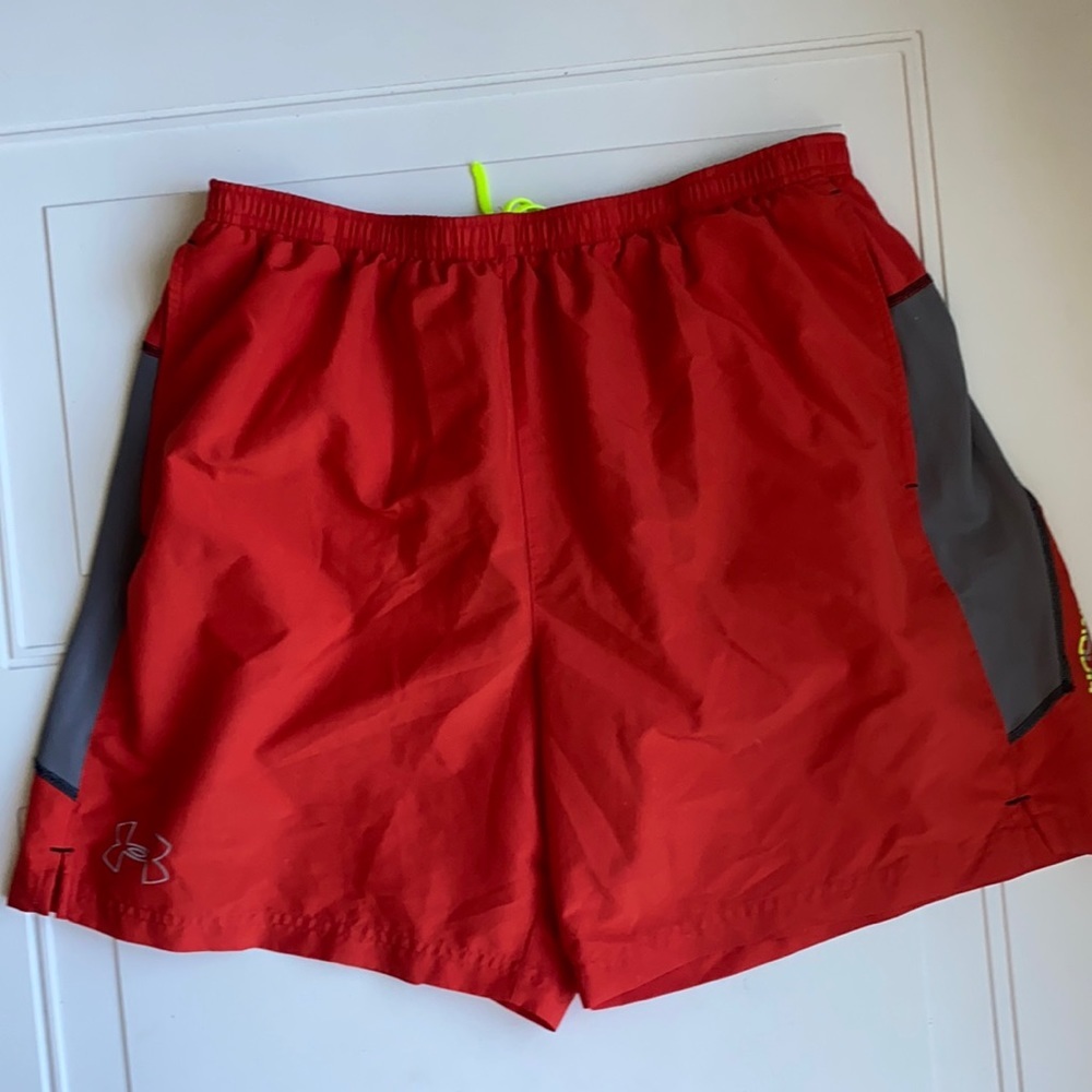 Men’s Under Armour Shorts Orange XL